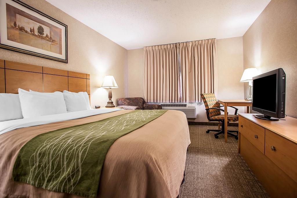 Comfort Inn Rockford Near Casino District Экстерьер фото