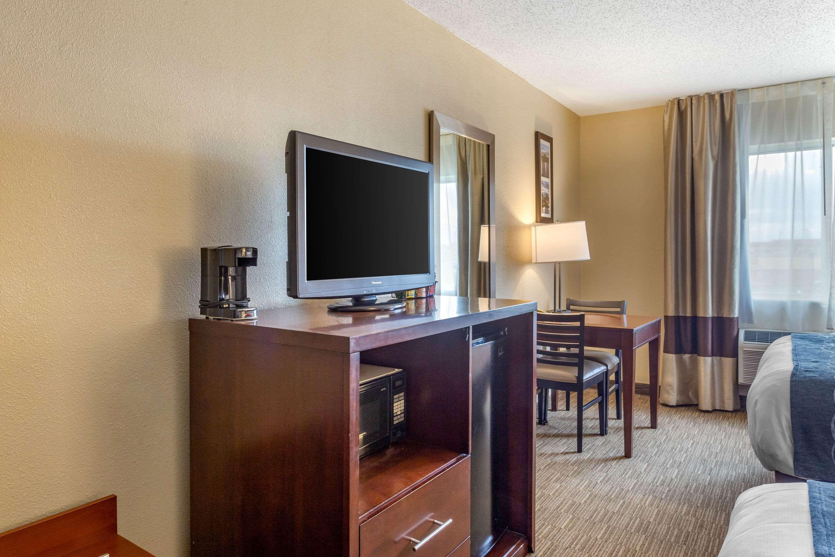 Comfort Inn Rockford Near Casino District Экстерьер фото